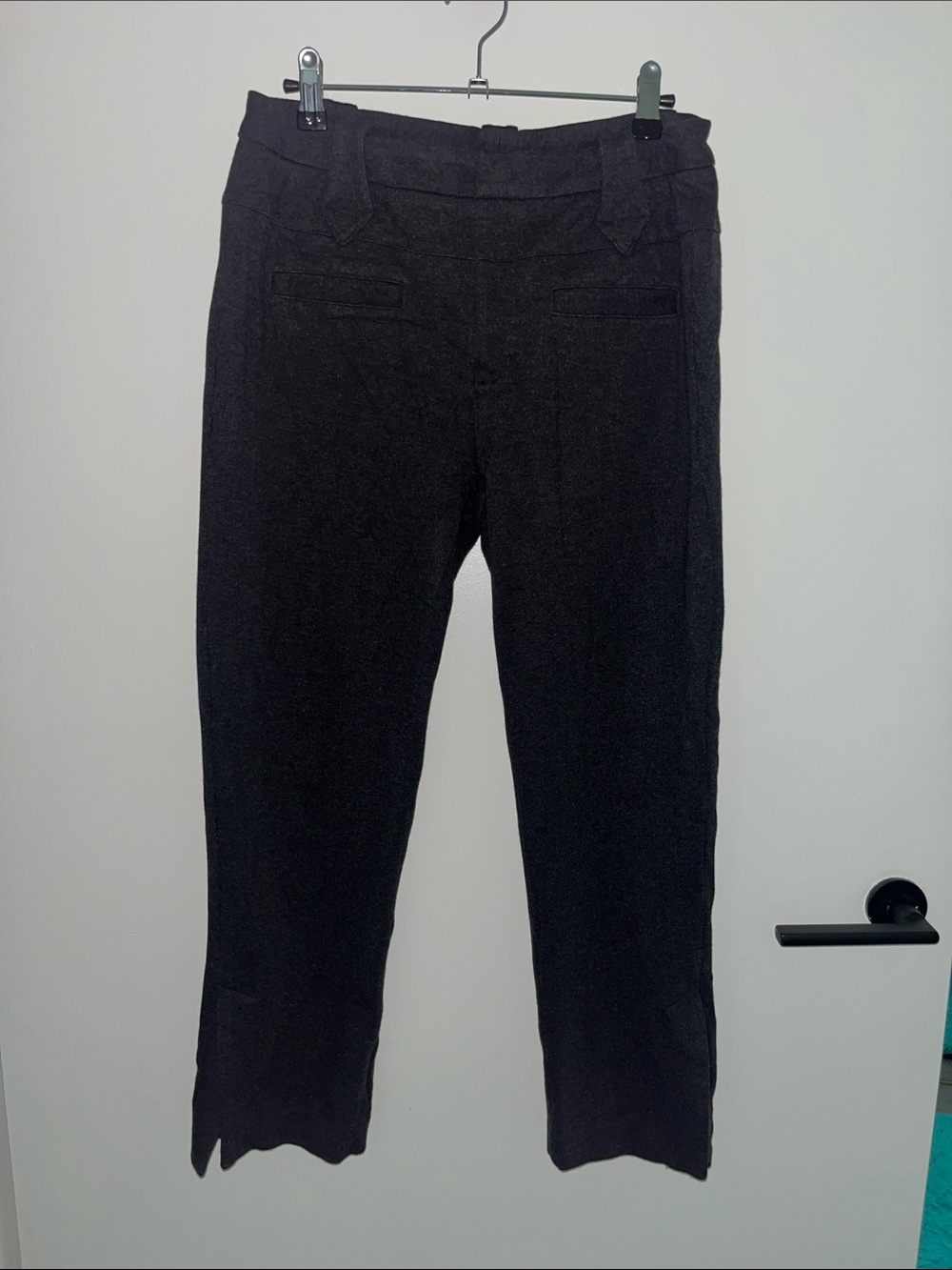 CAbi Gray Cropped Ankle Pants, soft and stretchy 💓